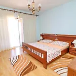 Peselj Apartment *
