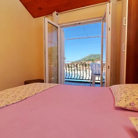 Peselj Smokvica (Korcula)