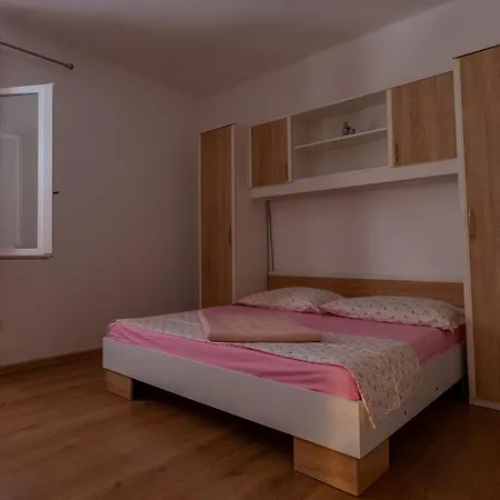 Peselj Smokvica